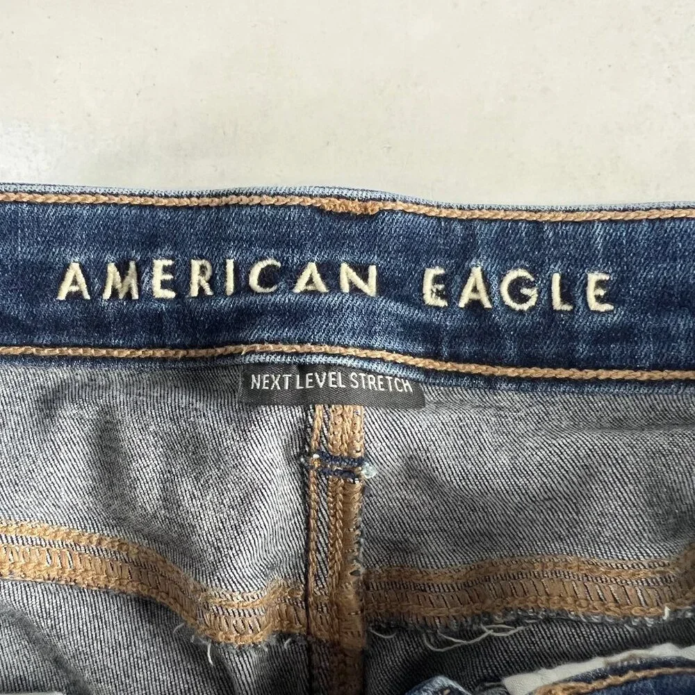 American Eagle Shorts Women's 28* Hi Rise Shortie Blue Cuffed Denim Jorts Tag 4